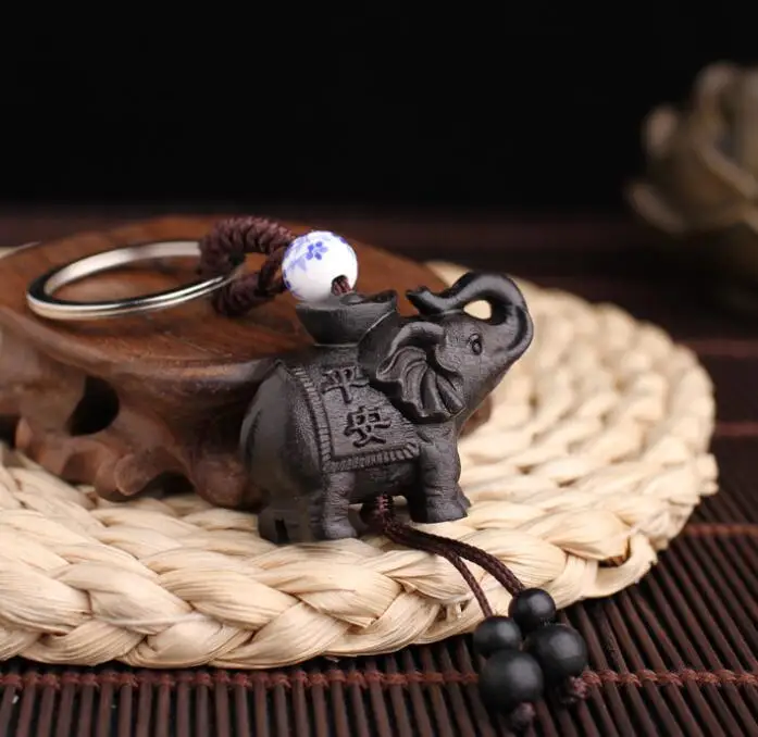 Novelty cute natural wood handmade wooden sculpture lucky elephant keychain pendant Car key chain jewelry women crafts gifts