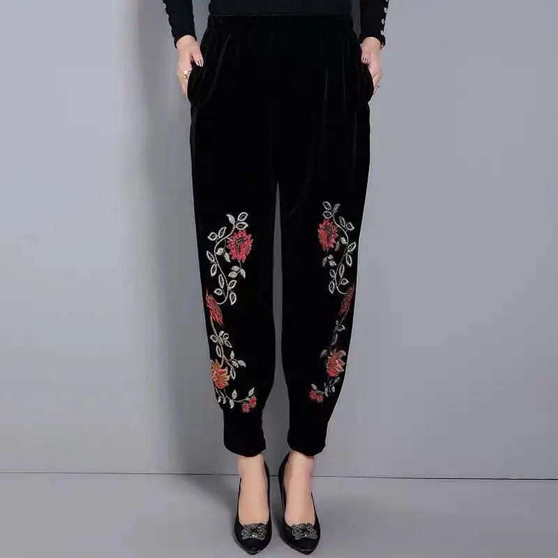 Pantaloni da donna Plus size pantaloni in velluto a vita alta pantaloni alla caviglia con ricamo nero pantaloni larghi da donna Casual