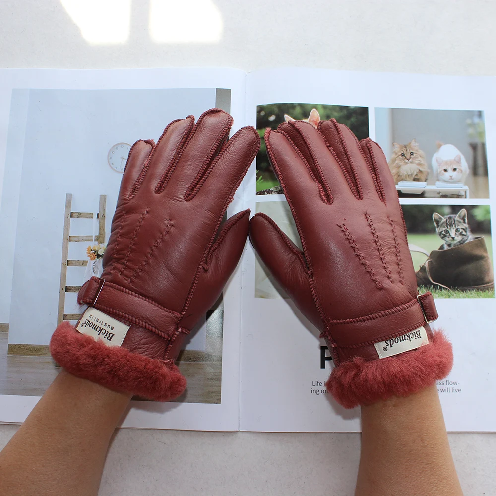 New Children's Fur Integrated Leather Real Wool Gloves Color Fashion Fve Fingers Warm Autumn And Winter Season