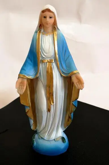 

The virgin Mary's family prayer statue carries a Catholic of Jesus Christ room decoration human figure decorat resin crafts