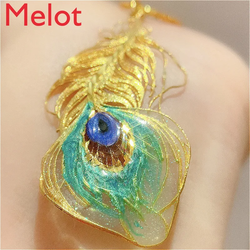 High-End Luxury Metal Decorations Modern Fashion 22K Gold Peacock Feather Pendant Decorations For Home