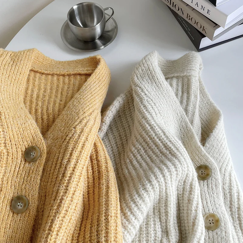 Women's Short Cardigan Knitted Sweater Autumn and Winter Long-sleeved V-neck Pullover Casual Streetwear Fashion Brushed Coat