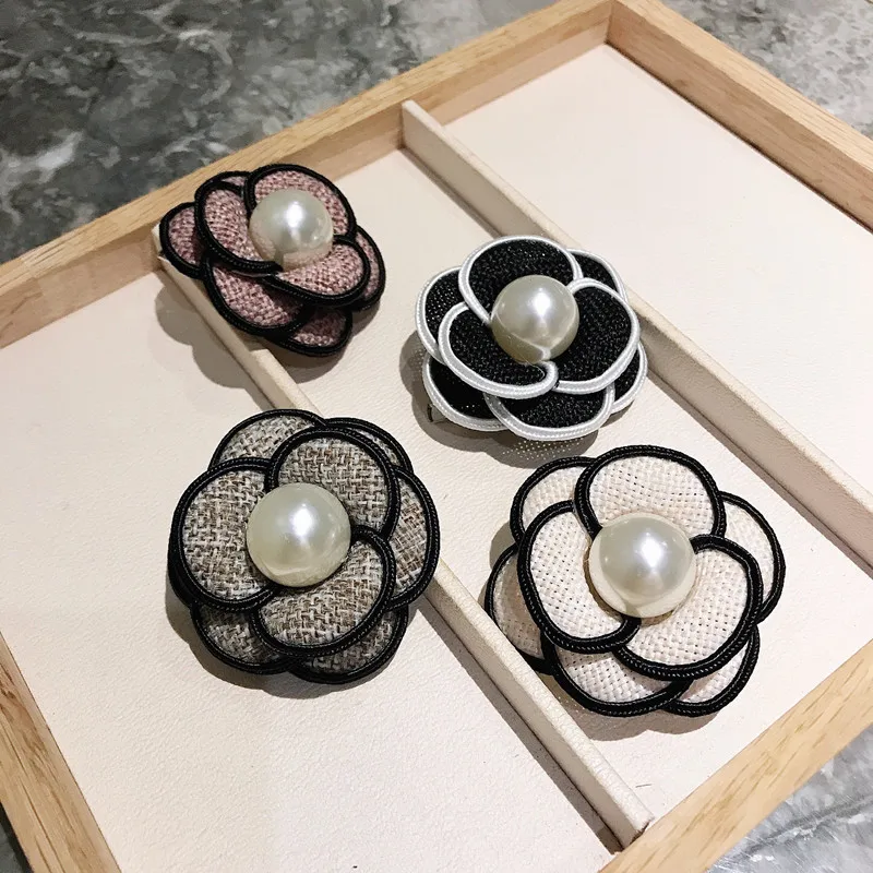 Korean Pearl Camellia Brooches for Women Cloth Art Flower Lapel Pins Cardigan Scarf Buckle Corsage Jewelry Clothing Accessories