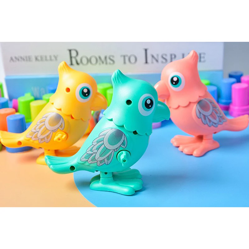 1 Pieces Random Color Children\'s Clockwork Toy Parrot Fun Gifts Cartoon Toys Squirrel/ Dinosaur Wind Up Toys