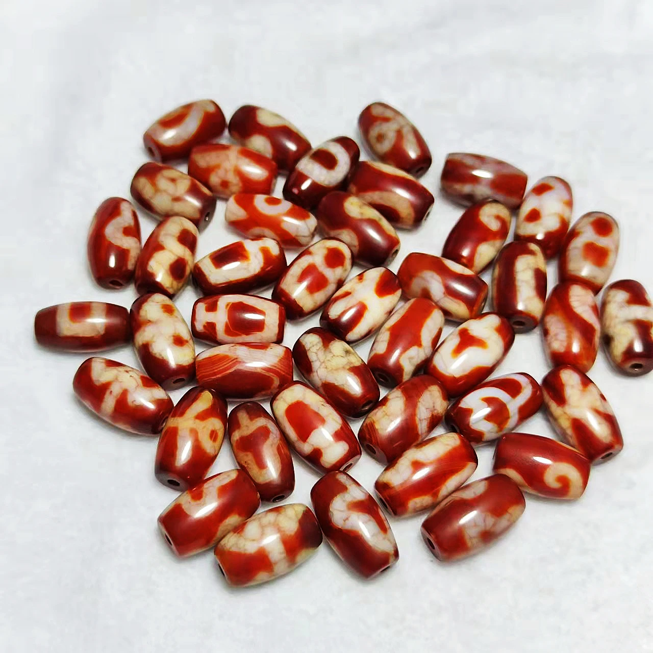 

10Pcs/Lot 11*20mm Red/White Agate Bead Tibetan Buddhist Money Hook Many Kinds Totem Dzi Beads Used To Make Bracelets&Necklaces