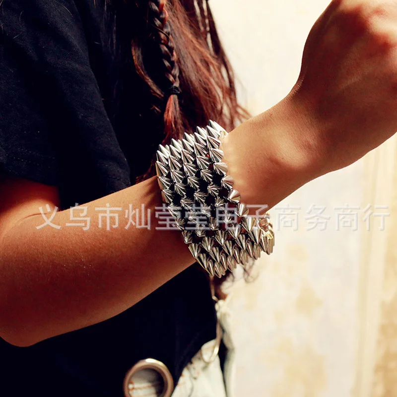 Plastic Gothic Rivets Spikes Elastic 5Rows Stretch Bracelet For Hip Hop Women Party Rock Pyramids Wristband Punk Jewelry