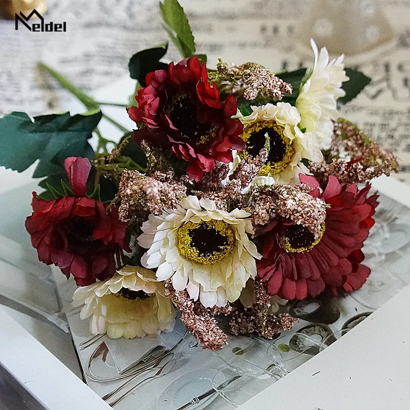 Ungu Daisy Buatan Sutra Flores Kecil Bouquet Pengaturan Palsu Bunga Gerbera DIY Home Hotel Pesta Pernikahan Tabel Dekorasi Flore