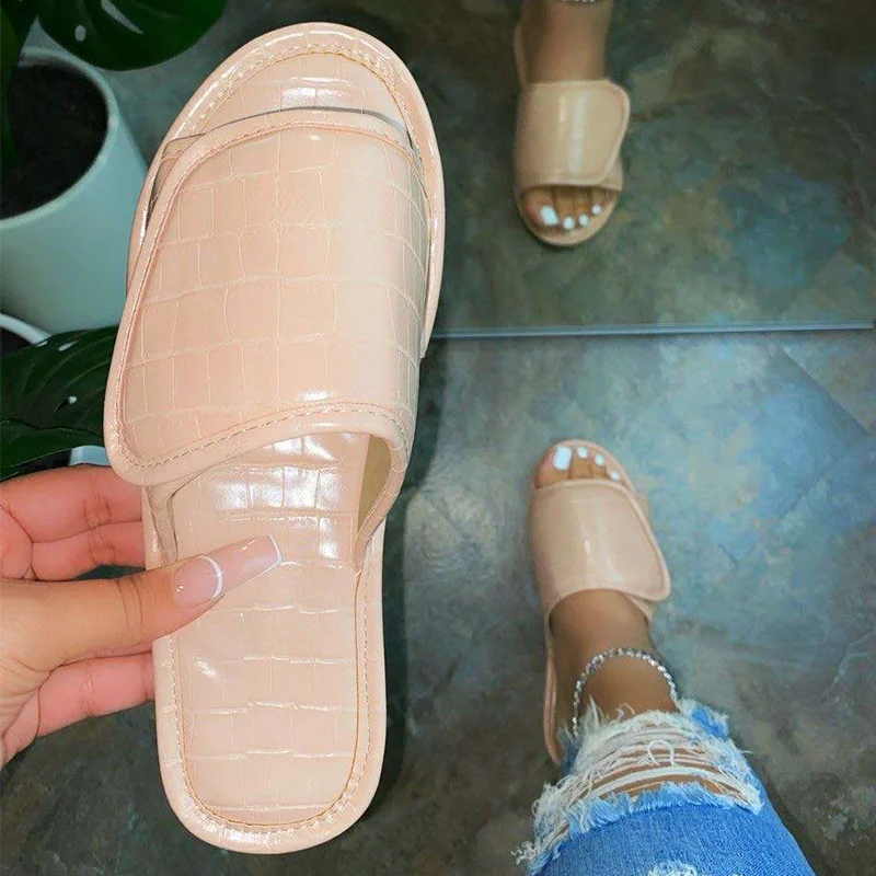 

2020 Summer Slippers Women Slides Fashion Flat Woman Leather Hook Loop Big Size 43 Women Shoes Ladies Indoor Footwear Shoes