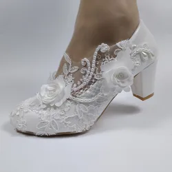 Sapatos de casamento grossos personalizados, sapatos de dama de honra, sapatos de flor de renda branca, calcanhar feminino, novo, 2024