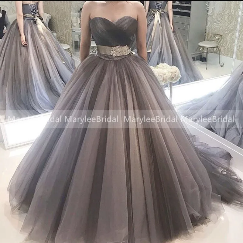 Princess Sweetheart Gray Quinceanera Dresses With Rhinestone Belt Elegant Ball Gown Corset Soft Tulle Sweet 15 Dresses Customize