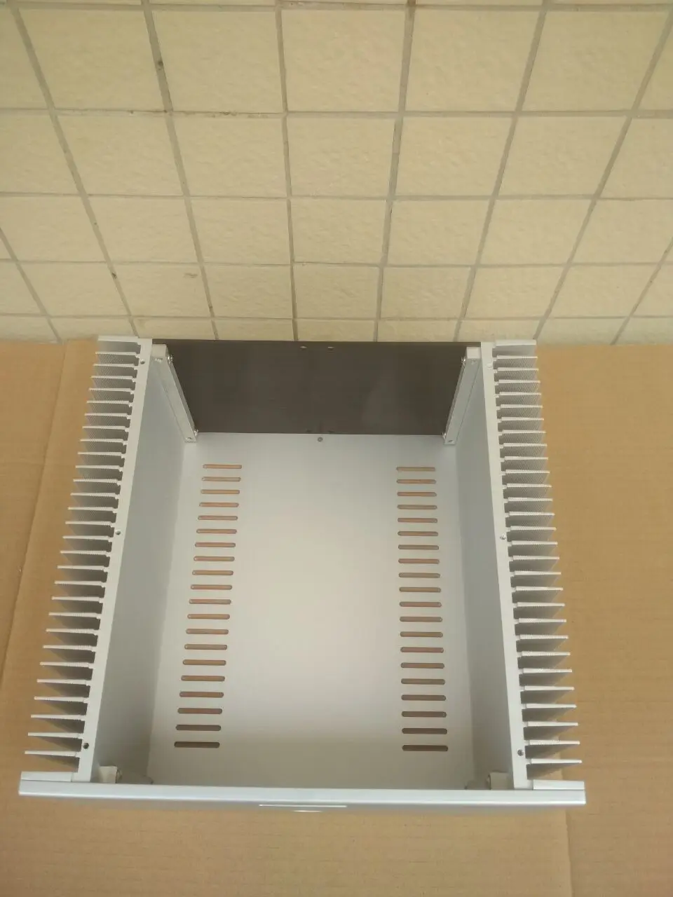 

silver Goldmund full aluminum amplifier chassis / Preamplifier case / AMP Enclosure DIY box (320*150*308mm)