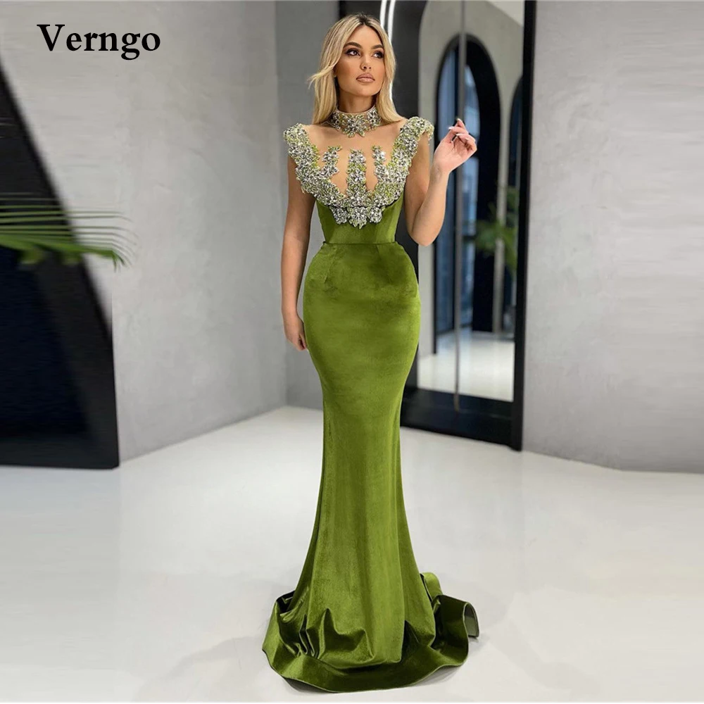 Verngo 2022 New Pale Green Velvet Mermaid Prom Dresses perline di cristallo collo alto Applique Cap Sleeves Long Dubai Women Prom Gowns