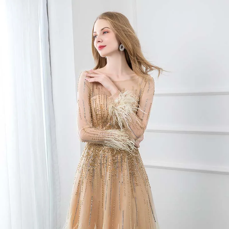 YQLNNE Elegante Gold Federn Volle Hülse Abend Kleid O Neck Lange Kristalle Perlen Formal Abendkleid Frauen Kleider