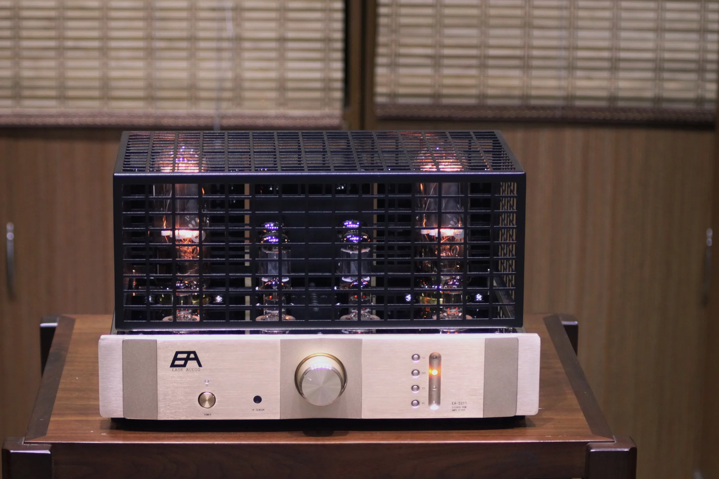 The Latest EA-S211 Bile Rectifier Fever Single-ended Class A High Power Tube Amplifier 23W*2 ,Frequency response: 23HZ-23KHZ