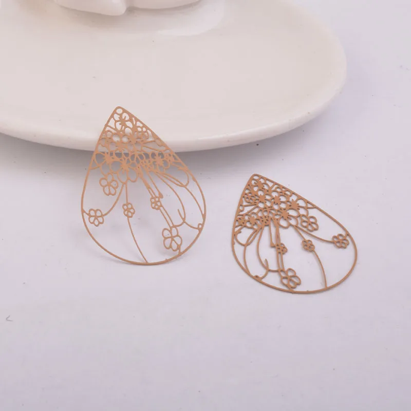 30 Stück AB4468 28*40mm bemalte Blumen-Anhänger, filigrane Verbindungsstücke aus Metall-Messing für Schmuck- und Ohrringzubehör – Detail 7
