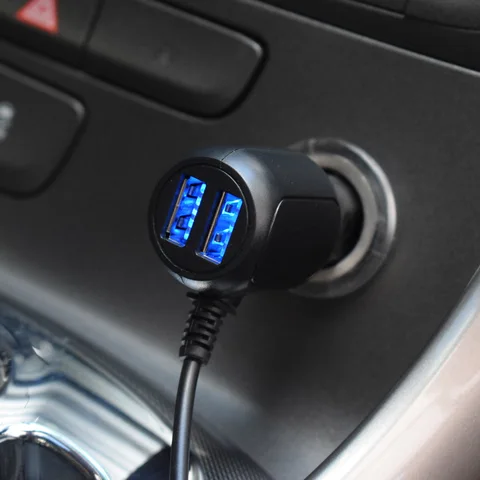 Автомобильное зарядное устройство 12В с двойным USB-выходом 5В 3.5А — изображение продукта
