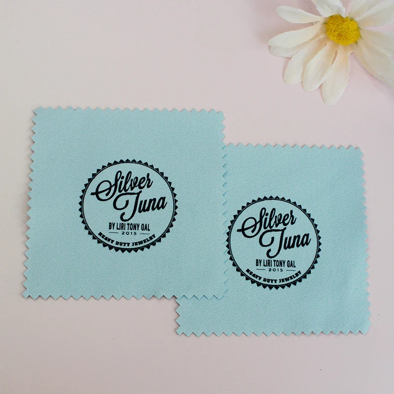 Logo personalizado, 500 piezas, 12x12CM, bolsa OPP de pulido de plata, limpiador de ropa de joyería, relieve de tela de gamuza de microfibra