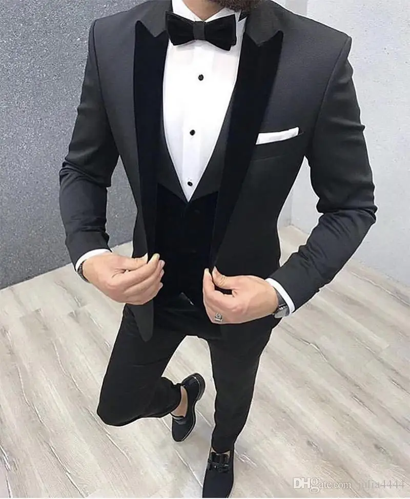 

2019 New Arrival Groomsmen Peak Black Velvet Lapel Groom Tuxedos Black Men Suits Wedding Best Man Blazer (Jacket+Pants+Vest)