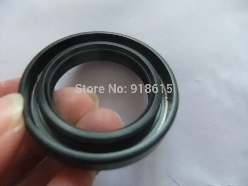 EX27 Crankshaft Output End Oil Seal 044-03001-60 Gasoline Engine Parts 30*45*7