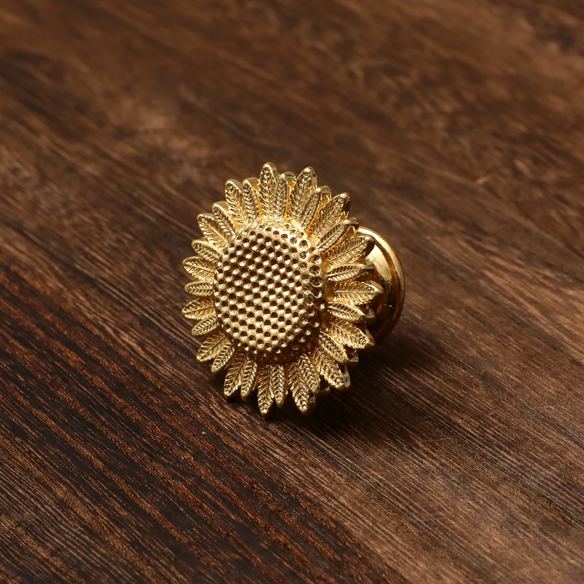 Sunflower-shaped Drawer Knobs Retro Furniture Handles Copper Color Dresser Knobs Handles for Cabinets and Drawers Cabinets Pull