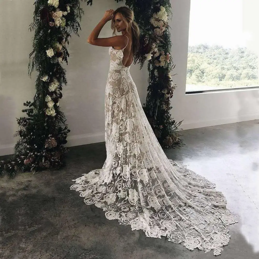 Romantic France Lace Boho Beach Wedding Dress 2022 Sexy Backless Spaghetti Straps Vestido de Noiva Vintage Bohemian Wedding Gown