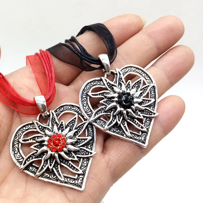 Fashion Antique Silver Color Pendant Zinc Alloy Engraving Hollow Heart Edelweiss Necklace for Women Party Oktoberfest Jewelry