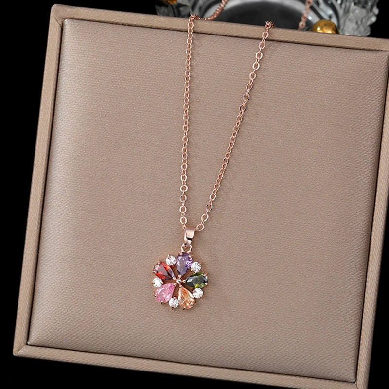 2021 New Fashion Rose Gold Flower Necklace Pendant Classic Zircon Pendant  Necklace For Woman Clavicle Chain Neck Jewelry