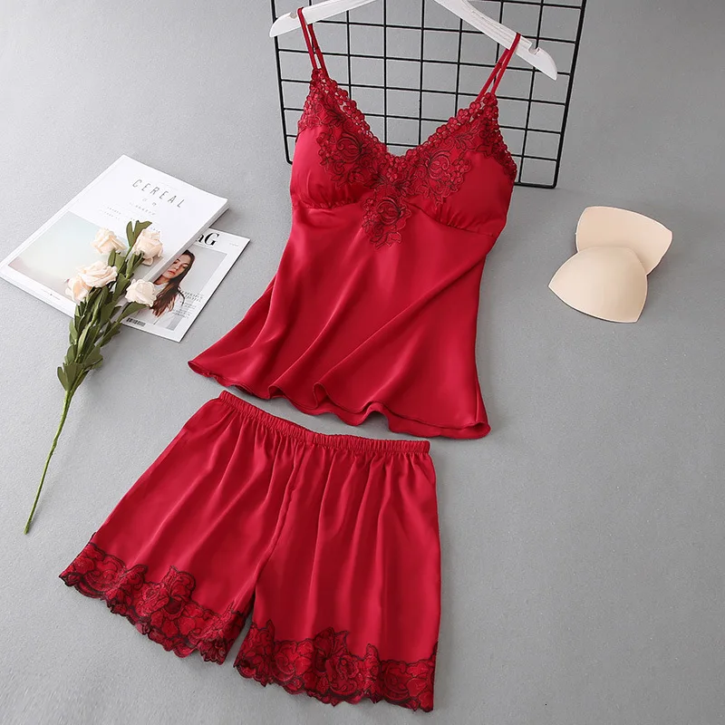 Pijamas suaves de seda de hielo para mujer, conjunto de pantalones cortos con tirantes finos y escote en V, bordado, Sexy, ropa de dormir