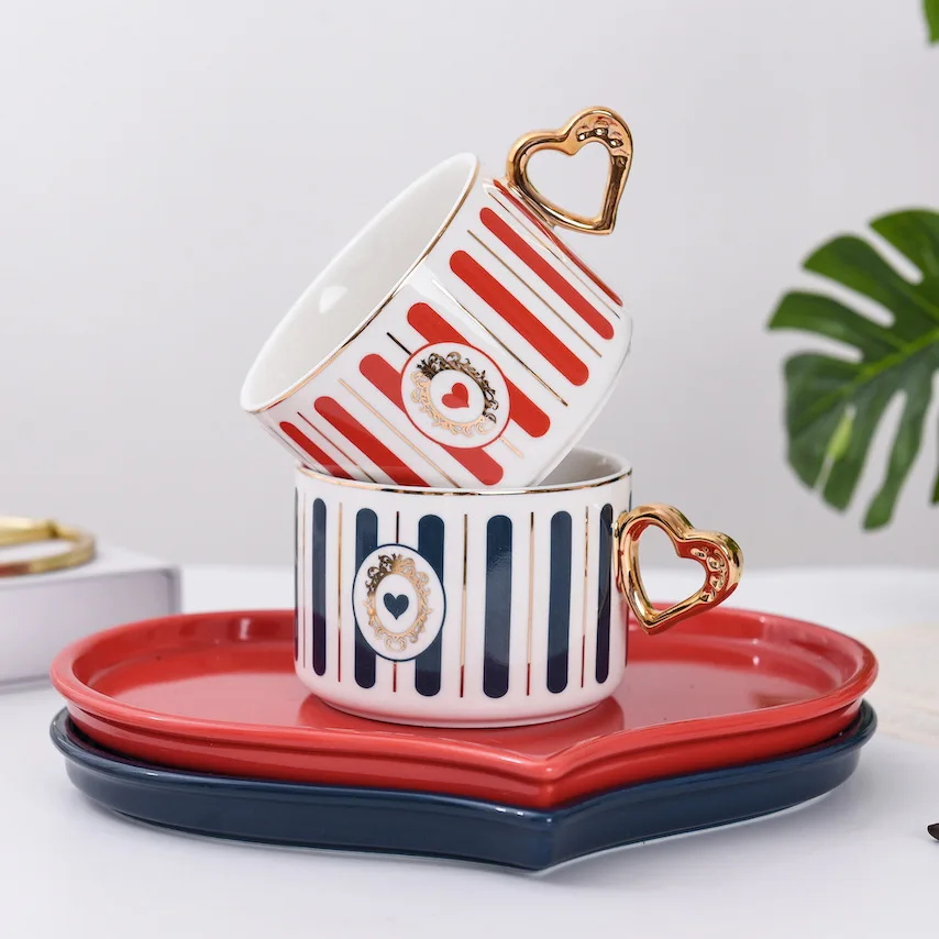 

European-style heart-shaped gold-plated coffee cup and saucer set with spoons for afternoon tea espresso cups coffee set