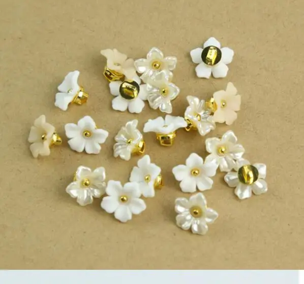 20pcs/lot Size:13mm Flower Button Pretty Rhinestone Buttons Accessories Resin for Shirt Clothing Decoration (KK-200)