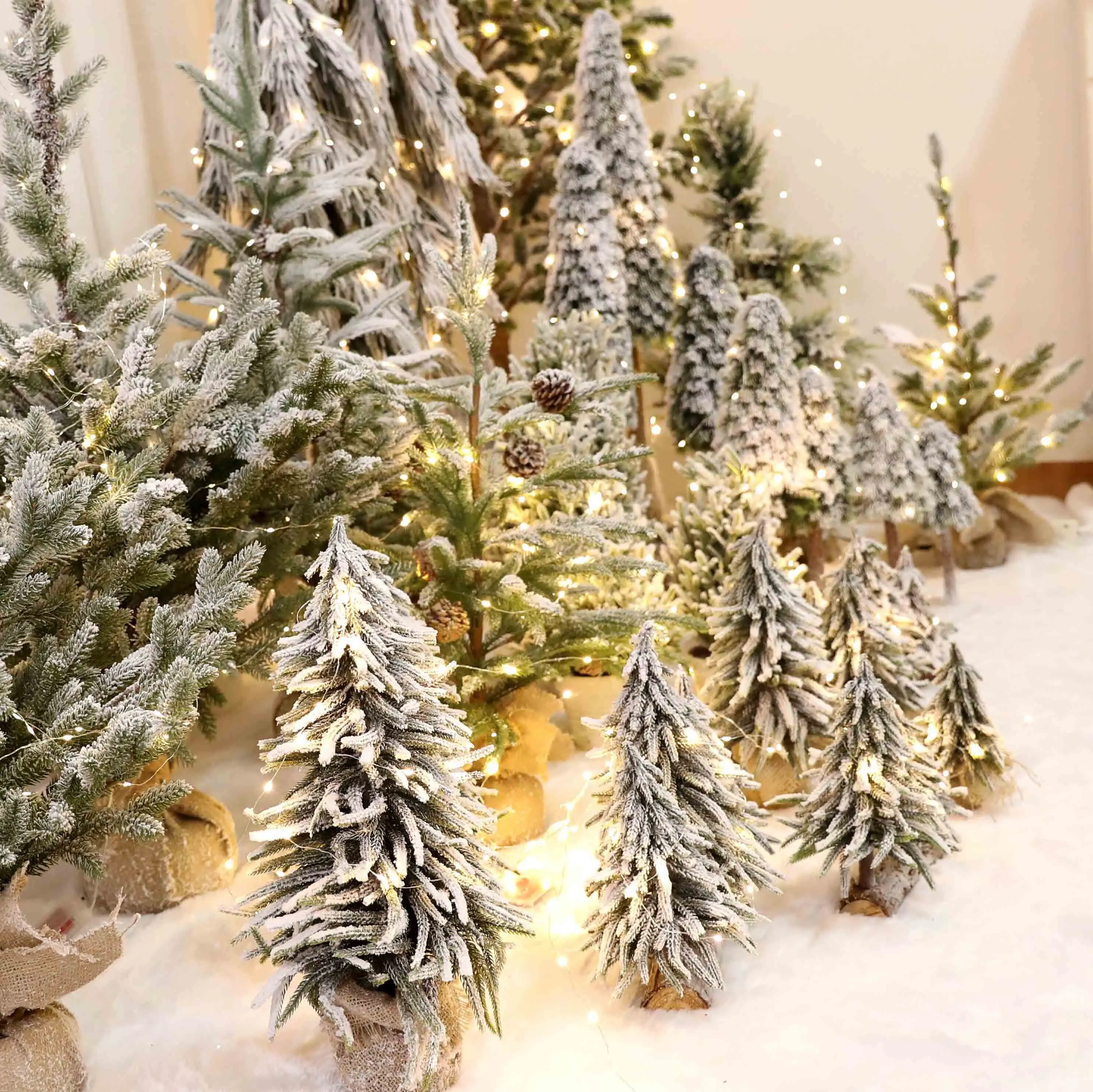 Mini Christmas Tree Artificial Snowflake Beautiful Miniature Christmas Decorative for Home Kitchen Desktop Plants Navidad