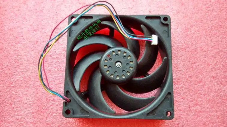 

9025 d0925c12b4zsa29 DC12V 0.15A 9cm 4-wire ultra quiet cooling fan