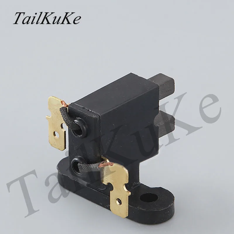 เครื่องลูกอมฝ้าย2 Way คาร์บอนแปรงประเภท Conductive Slip แหวน Bakelite คาร์บอนแปรง220V380V Collector Ri