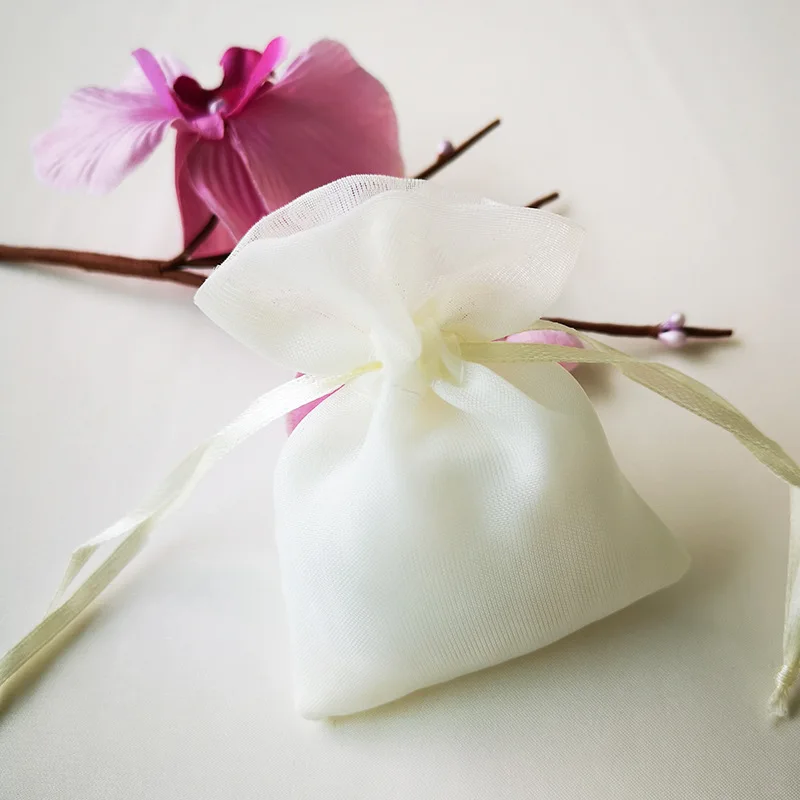 50pcs/lot White Yarn Drawstring Bags DIY Packaging Gift Bags Jewelry Protect Case Wedding Favors Candy Bags Party Supplies