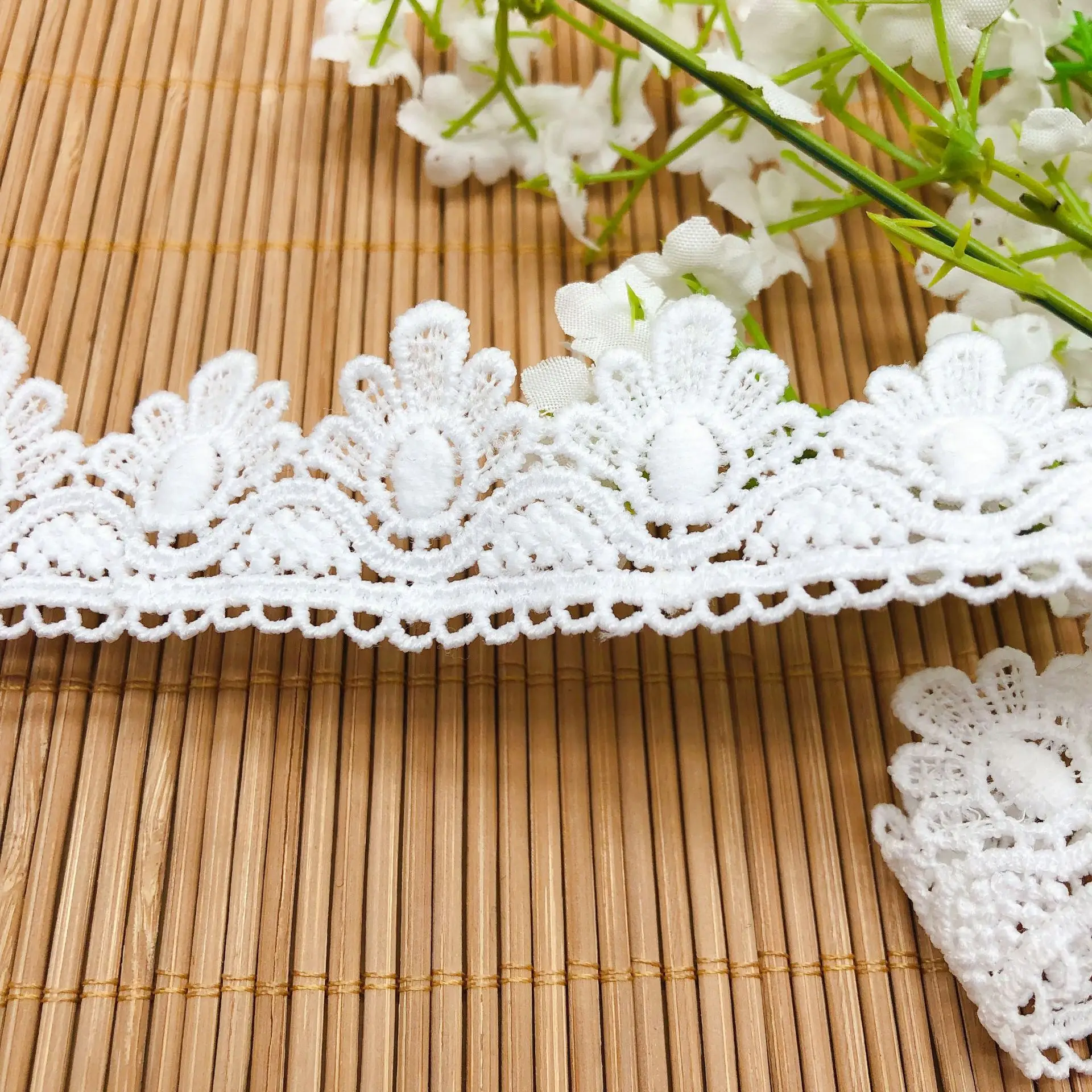 

White Milk silk flower small barcode lace Trim DIY Crafts Sewing Unilateral lace embroidery clothing Skirt cuff accessories