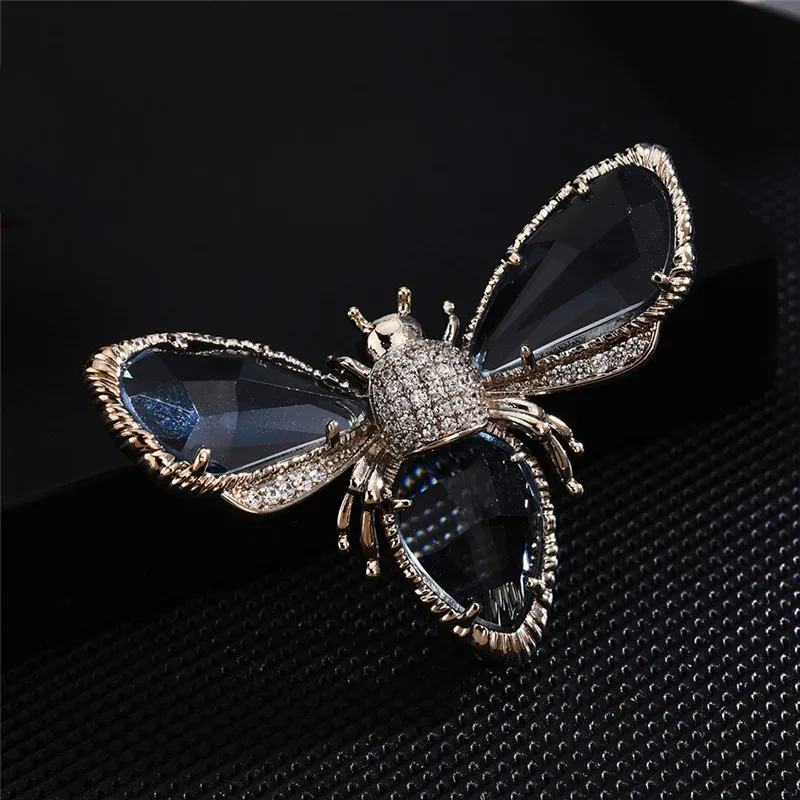 2024 New Fashion Women\'s Top Grade Zircon Crystal Suit Brooch Simple Scarf Button Coat Little Bee Pin Brooch Accessories