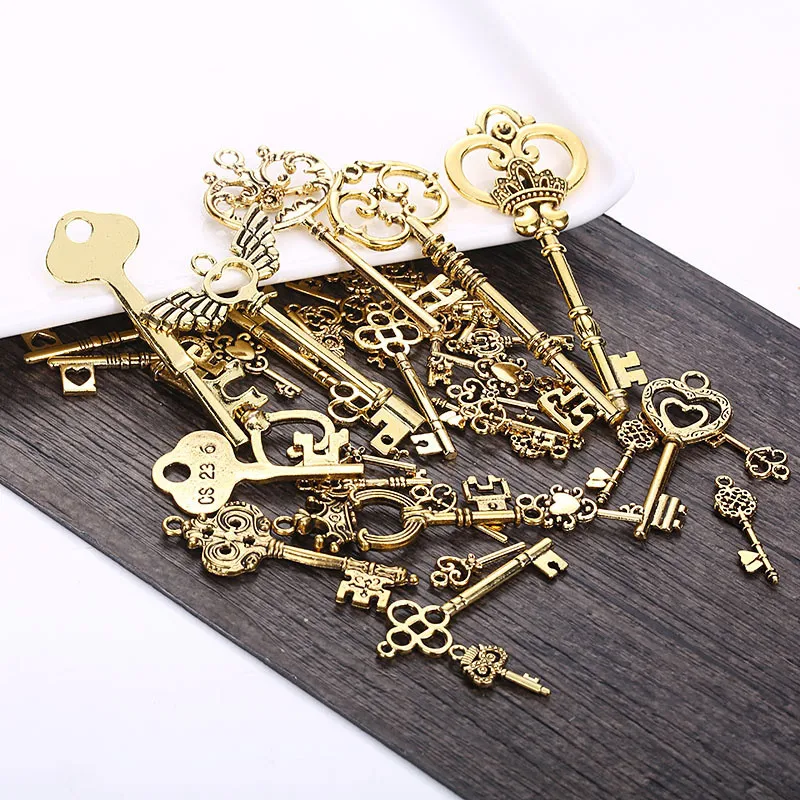 10pcs/lot Random Vintage Key Charms Fit Bracelet Necklace Findings Antique Bronze Color Metal Charms Pendants Jewelry Supplies