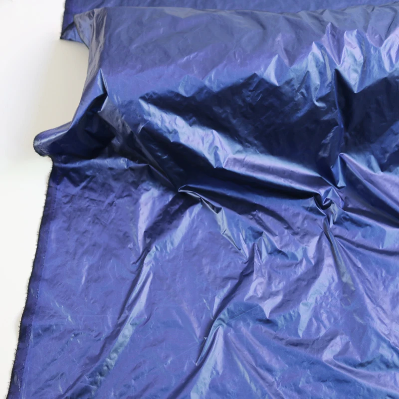 100 cm * 148 cm glänzendes, nach unten beweisendes Material, Stoffschattierung, blaue Burgunder-Nylon-Textilien, Cired – Detail 33
