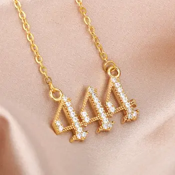 鋯石天使數字項鍊,金色不銹鋼材質,吊墜包含111、222、333三個數字,可作鎖骨鏈佩戴,波西米亞風飾品,是饋贈佳品。 8 最佳銷售 天使數字項鍊 - №8