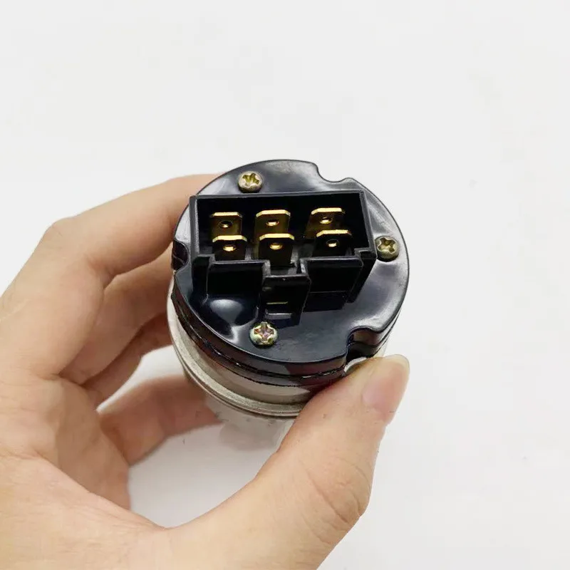 

Excavator accessories For Kobelco SK200/210/250/330/350-8 ignition switch electric door lock plug type