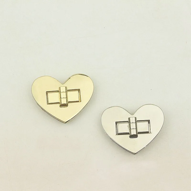 

2Pcs Love Heart Bag Metal Clasp Turn Twist Lock Clasps DIY Handbag Purse Heart Shape Hardware Closure Bags Parts Accessories