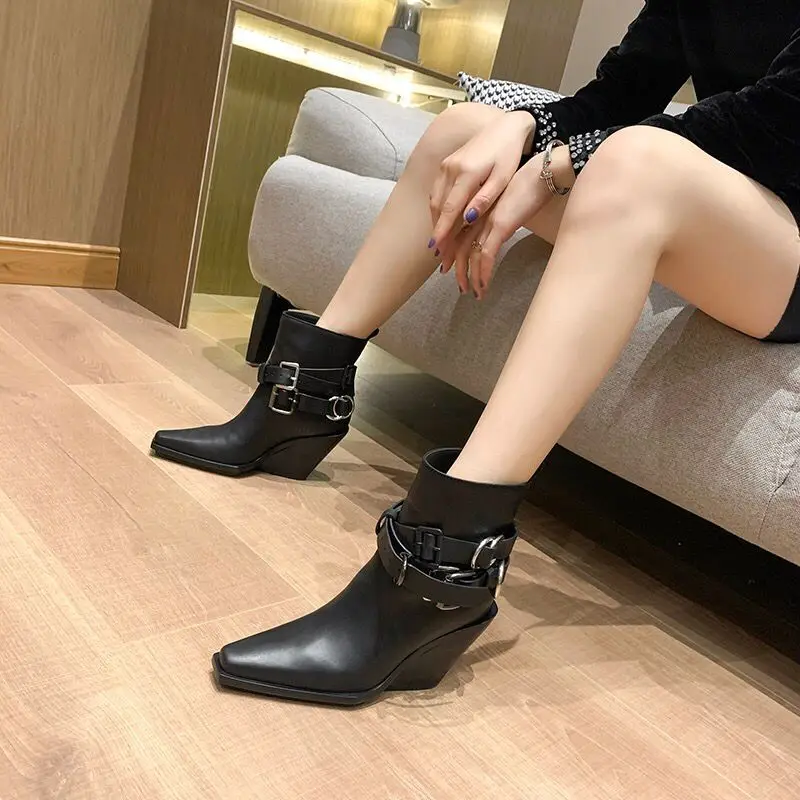 Modne paski damskie Chelsea Boots kwadratowe noski buty na wysokim obcasie damskie jesienne buty na koturnie krótkie Botas Mujer koturny