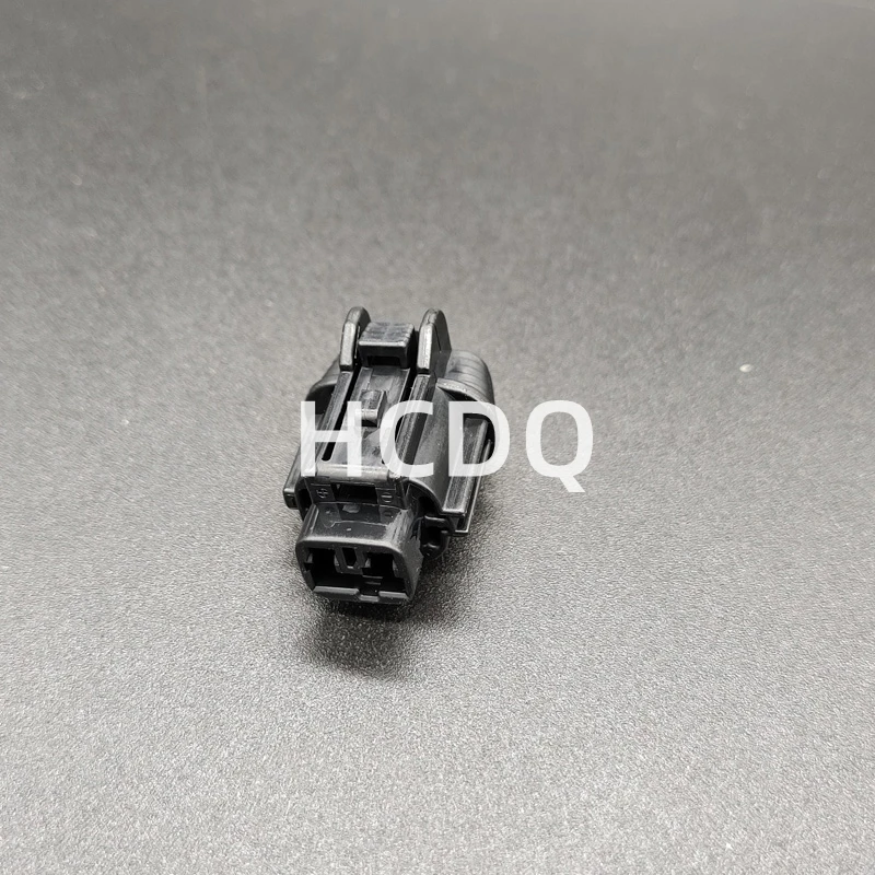 The original RS02FB-HG-SWSN automobile connector plug shell and connector are supplied from stock