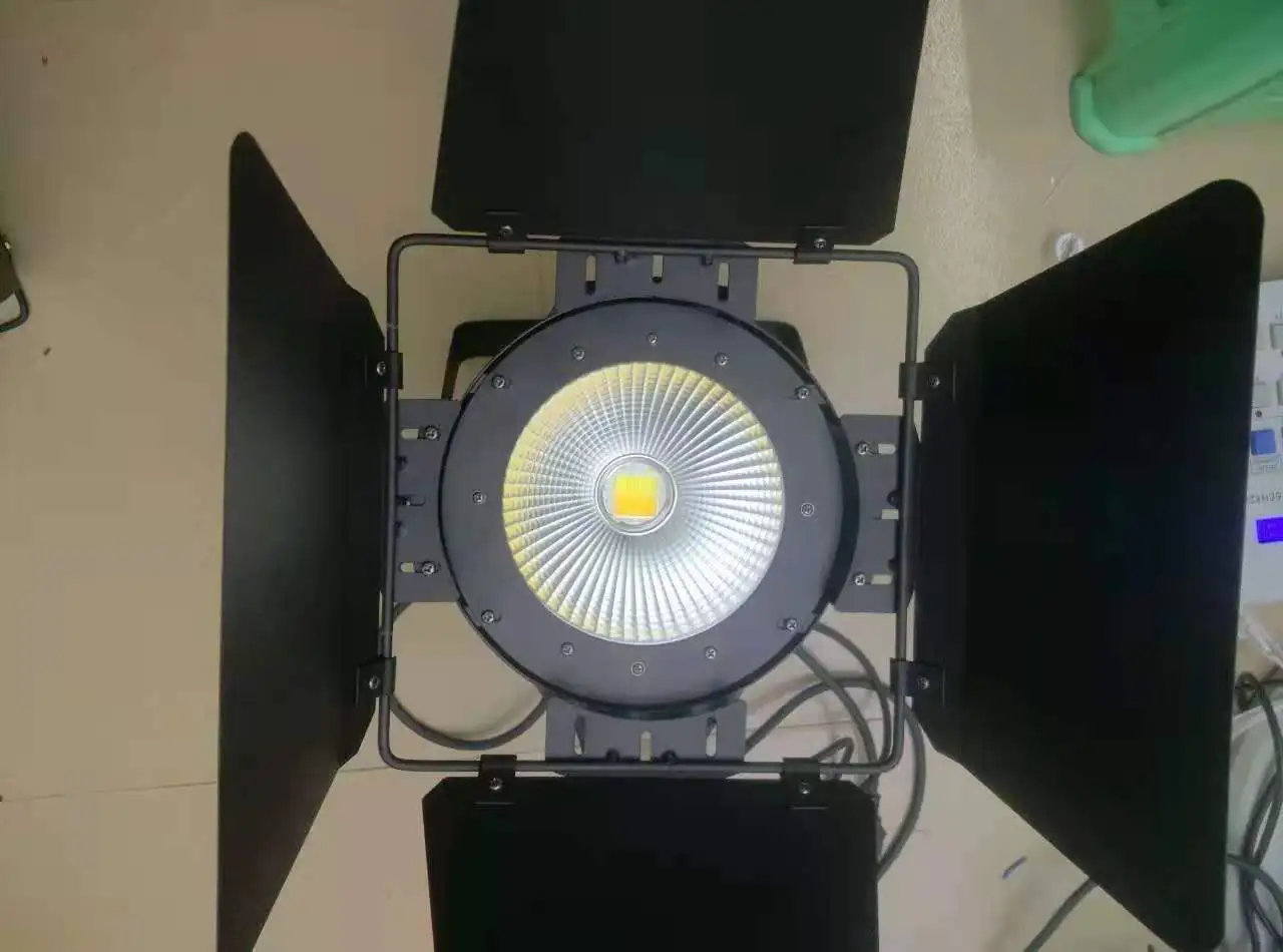 8pcs/lot with a flight case super bright 200W COB LED Par Aluminum Alloy Barn Doors Cold Or Warm White 2IN1 Lighting Lamp DMX