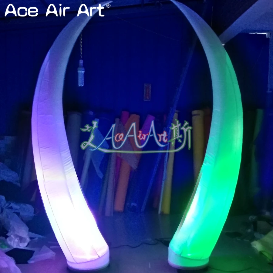 1 lote, la más nueva decoración en forma de marfil, Pilar curvo de cono iluminador inflable con luces coloridas a la venta para su fiesta