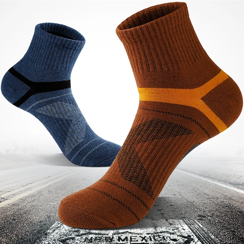 

New Professional Spring Winter Men Socks Outdoor Mountaineering Sports Socks Basketball Socks Deodorant Cotton Middle Tube Socks