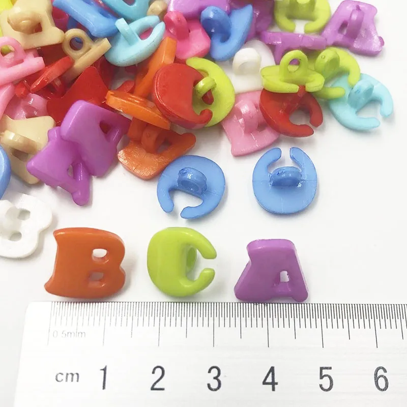 50/100pc 14mm Lots Mix ABC Letter Plastic Buttons Kid\'s Sewing Crafts PT47