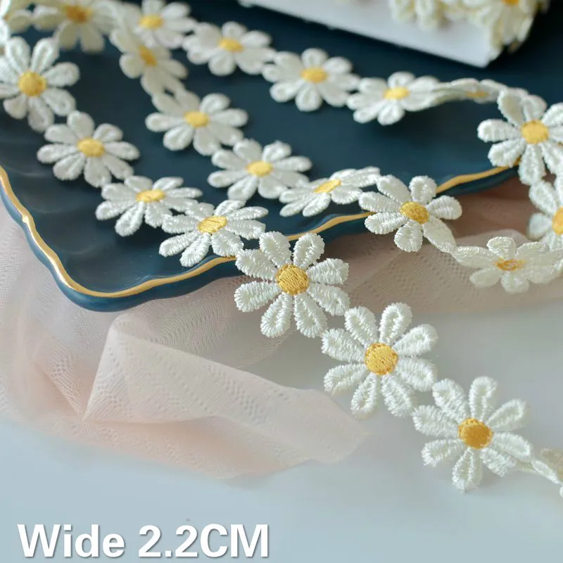 2.2CM Wide Exquisite Venise Embroidered Daisy Lace Trim 3d Flowers Lace Ribbon Dress Collar Hats Headwear Sewing Guipure Decor