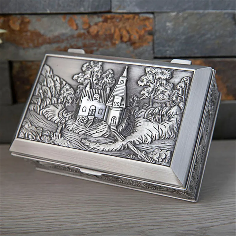 Vintage Zinc Alloy Exquisite Embossed Carriage Jewelry Box Castle Jewelry Storage Box Suitable for All Kinds of Jewelry Boxes