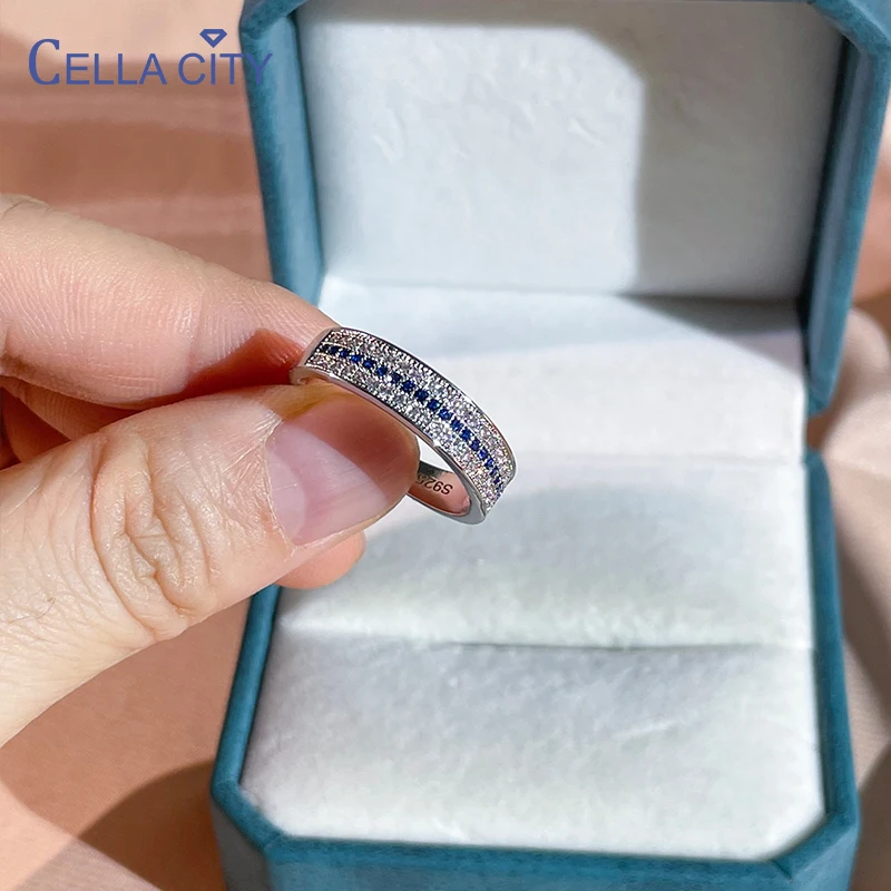 

Женское классическое кольцо из серебра 925 пробы с фианитами 5 А